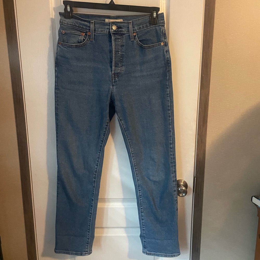 Levi’s Wedgie Straight Button Fly Blue Jeans Women’s Size 30